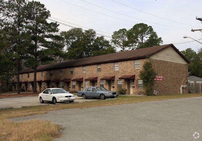 Building Photo - 1812 N Avalon Dr