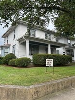 Building Photo - 136 E Oak St