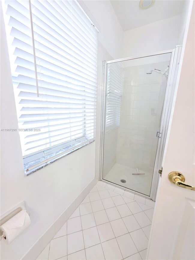 Building Photo - 16404 Diamond Head Dr