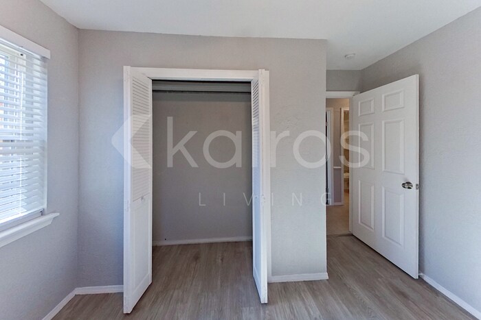 Building Photo - 5212 S Milam St