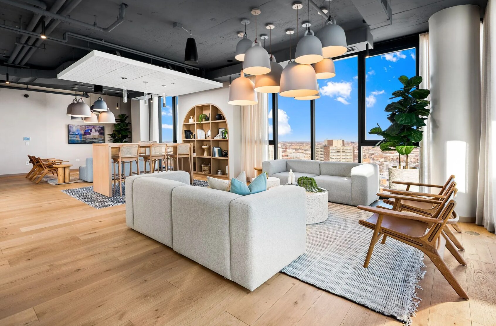 Building Photo - 710 S Seeley St