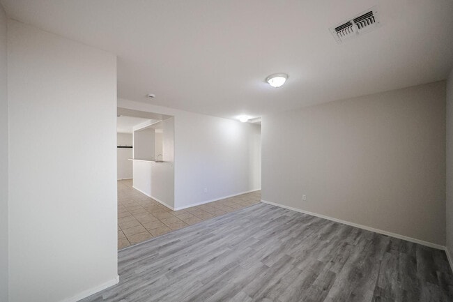 Building Photo - 16034 W Winchcomb Dr