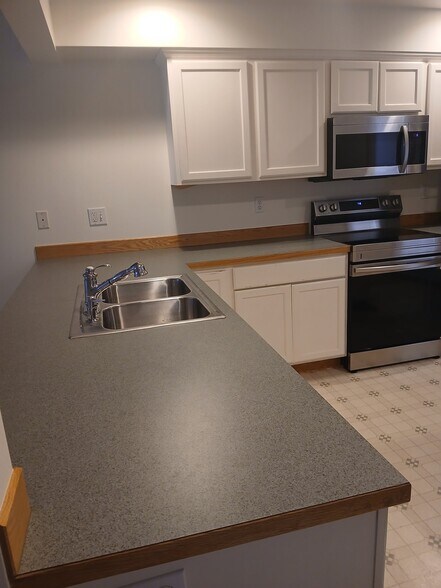 Building Photo - 5670 Correll Dr