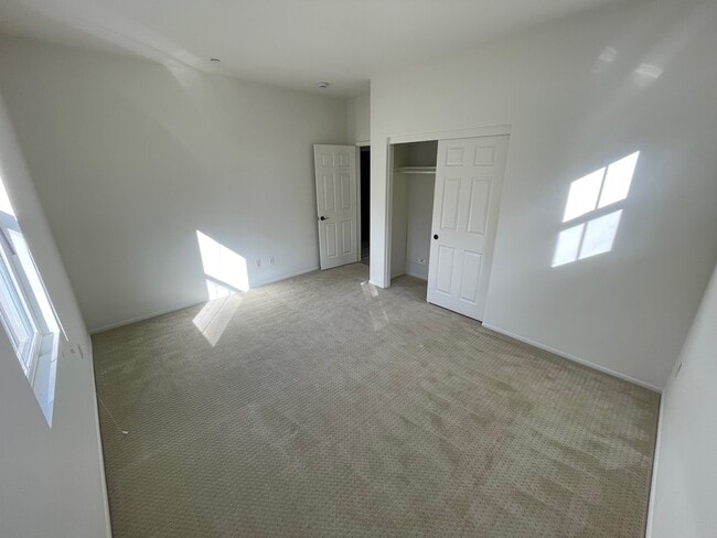 Building Photo - 3351 Via Trentino