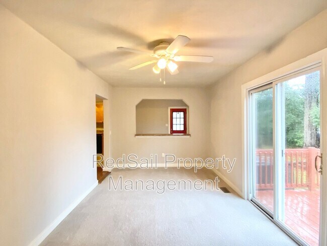 Building Photo - 3524 Bapaume Ave