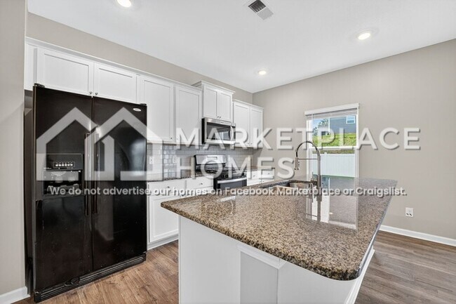 Building Photo - 559 Cliff St