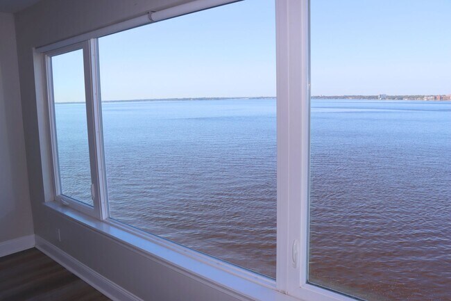 Building Photo - Luxurious Two-Story Condo with Breathtakin...