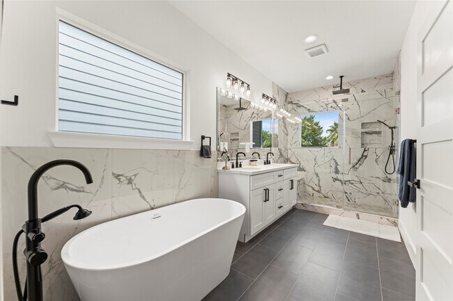 Building Photo - 1228 Wycliffe Dr