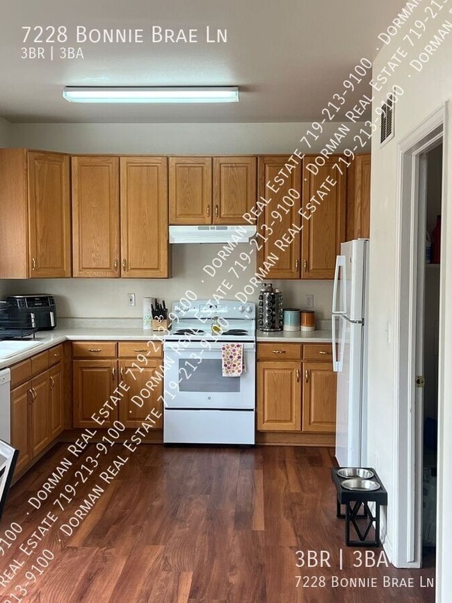 Building Photo - 7228 Bonnie Brae Ln