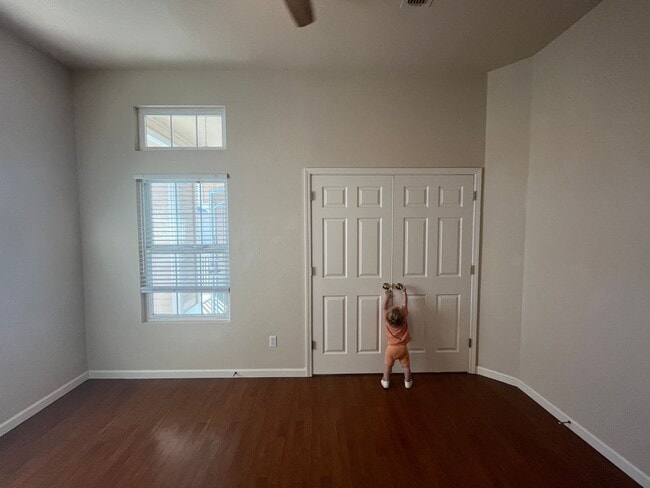 Building Photo - Beautiful Clean 3 Bedroom 2 Bath 1451 Sqft...