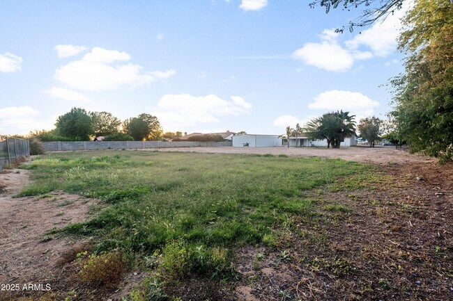 Building Photo - 17707 E Karsten Dr