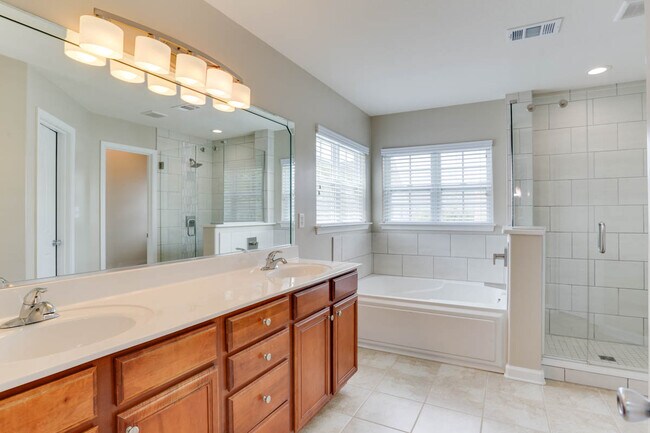 Building Photo - 1945 Breck Ave