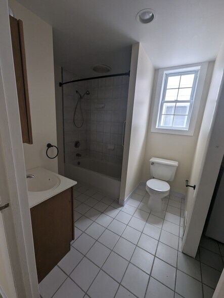 Building Photo - 96 Cass Ave