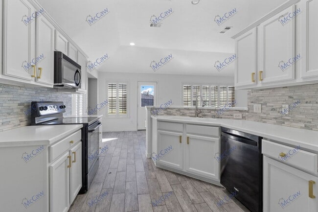 Building Photo - 405 Mustang Trail