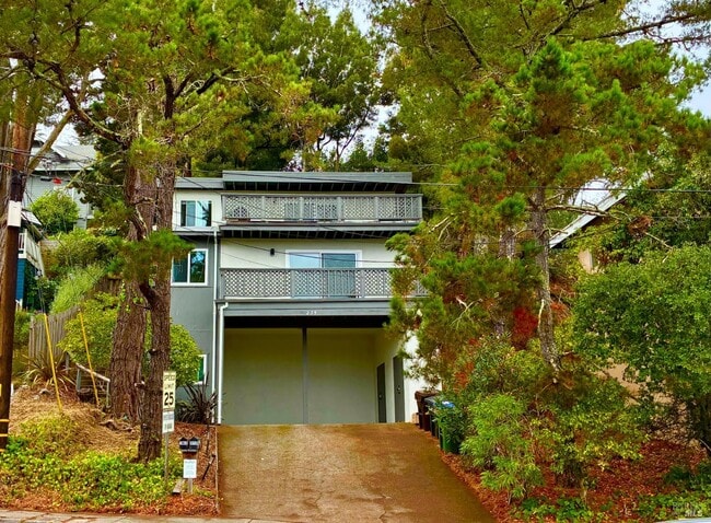 Building Photo - 239 Corte Madera Ave