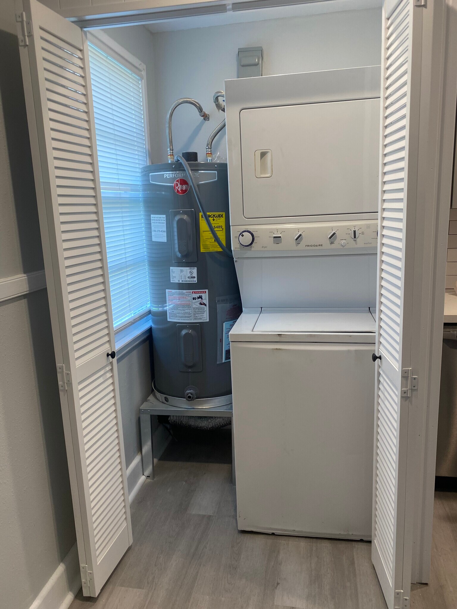 Building Photo - 1820 Metairie Rd