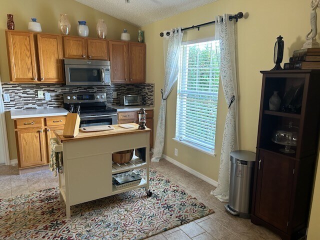 Building Photo - 112 Red Mill Dr