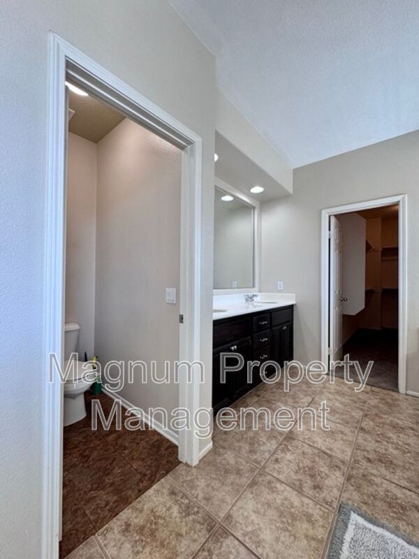 Building Photo - 33021 Adelante St