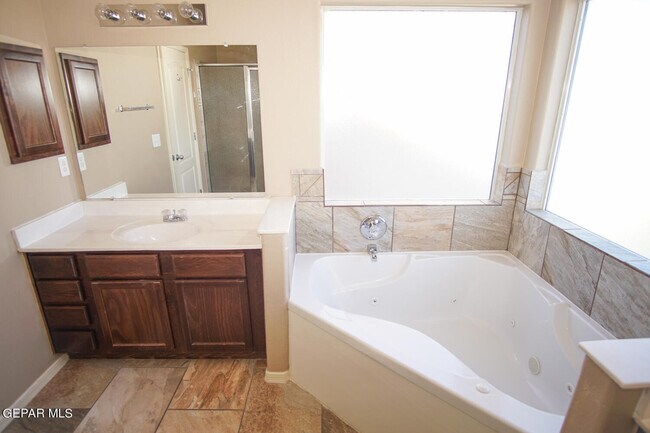 Building Photo - 12945 Hueco Hill Dr
