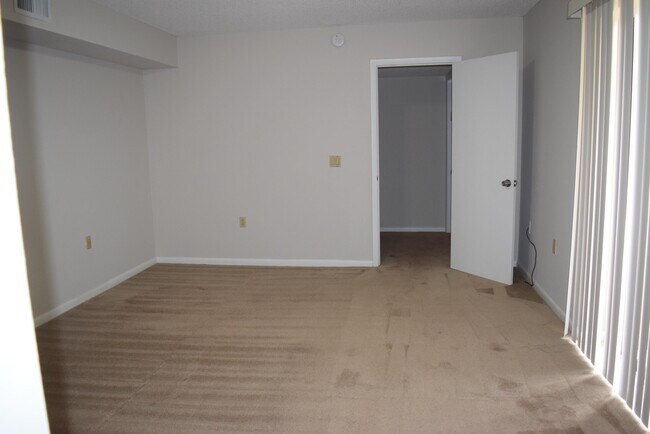 Building Photo - 5945 SE Windsong Ln