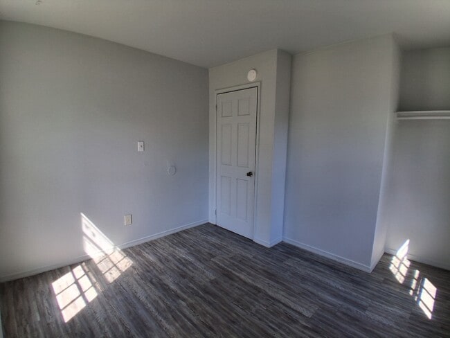 Building Photo - 1505 Fairwood St