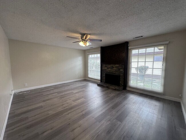 Building Photo - Spacious Condo coming soon!