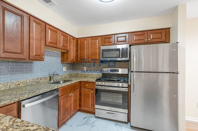 Building Photo - 414 Waterford Dr