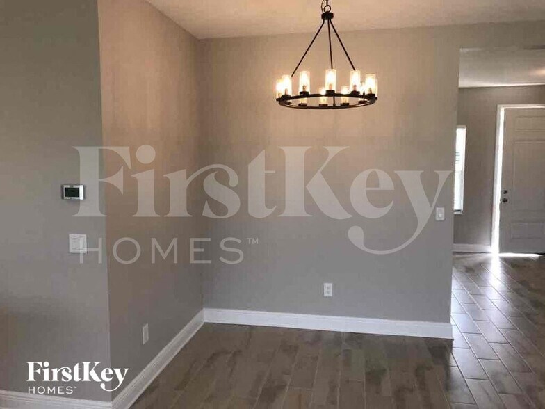 Building Photo - 10942 Sand Pine Ln