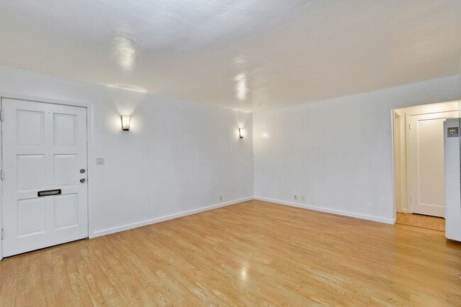 Building Photo - Welcome Home!!! - Great Location, Near Val...