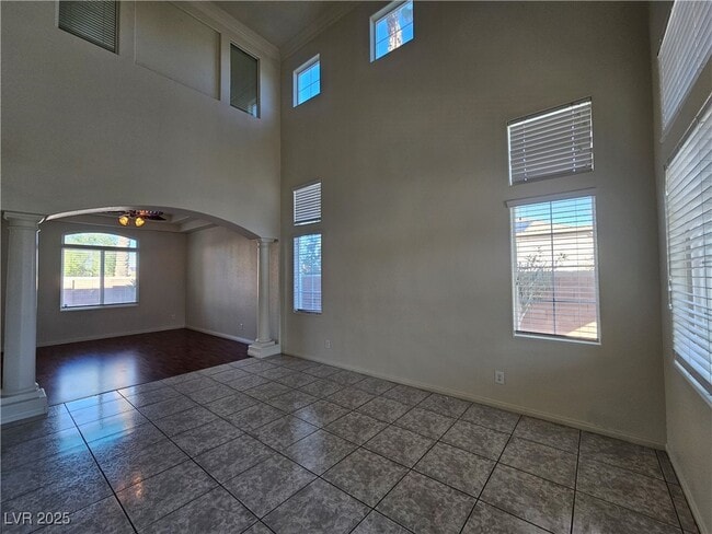 Building Photo - 10134 Reflection Brook Ave