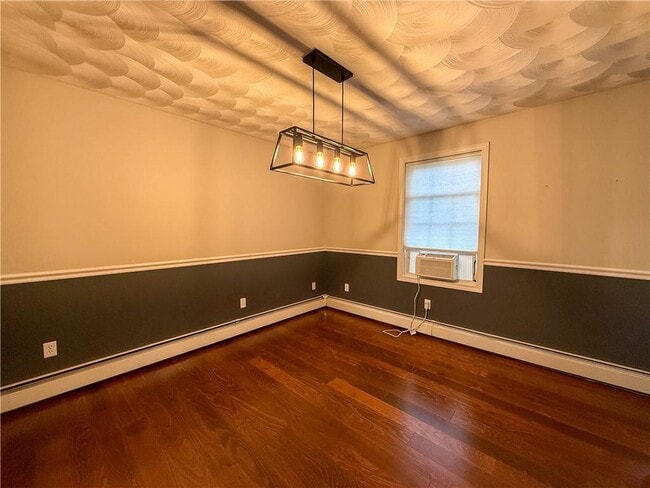 Building Photo - 2 Beatrice Ln