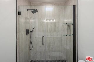 Building Photo - 943 9th St