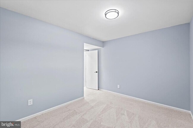 Building Photo - 2312 Harpoon Dr