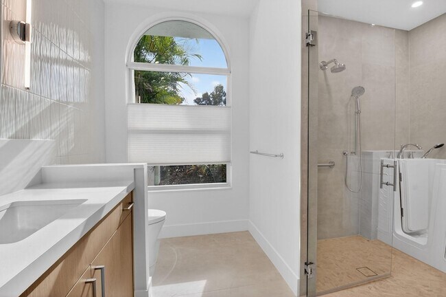 Building Photo - 5537 NW 21st Way