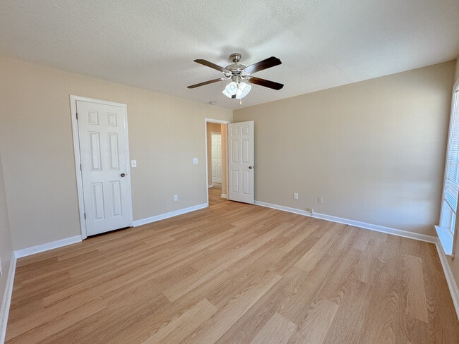 Building Photo - 8585 Clito Rd