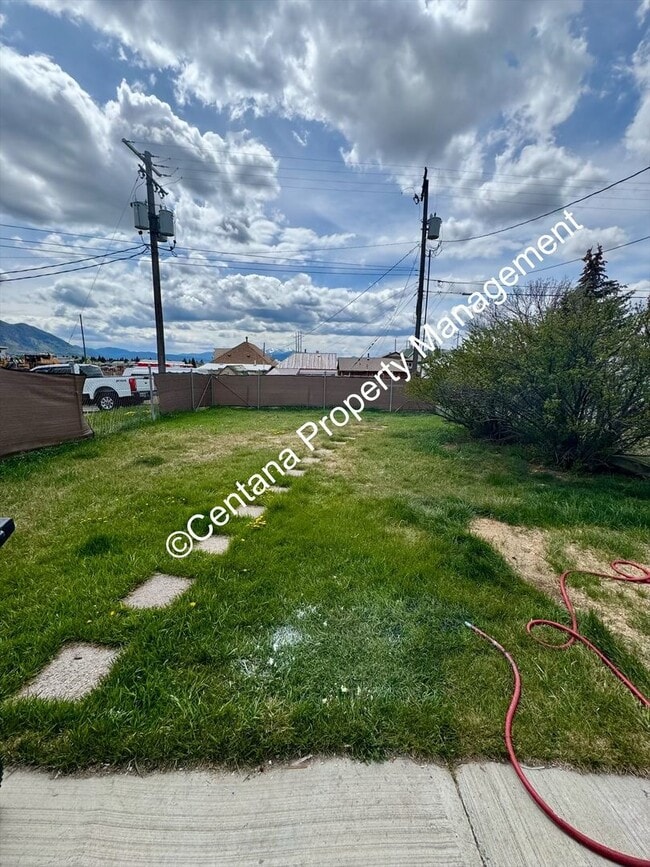 Building Photo - This remodeled two bedroom has all new everything including high end stainless steel appliances.