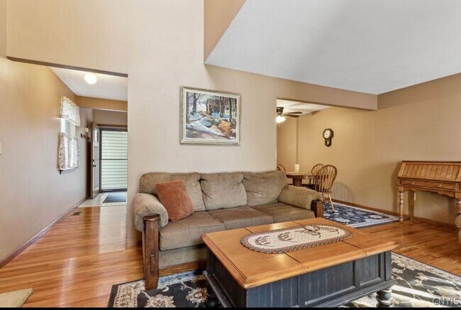 Building Photo - 8253 Honeysuckle Dr