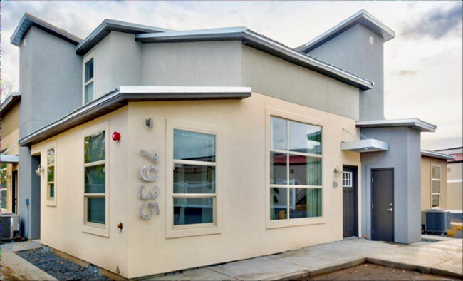 Building Photo - Towne Pointe Crossing