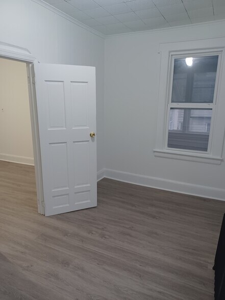 Building Photo - 539 Summer Ave