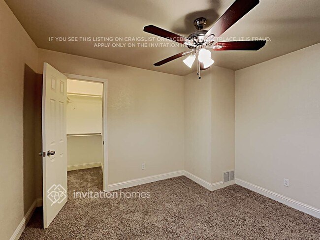 Building Photo - 801 Meadow Creek Dr