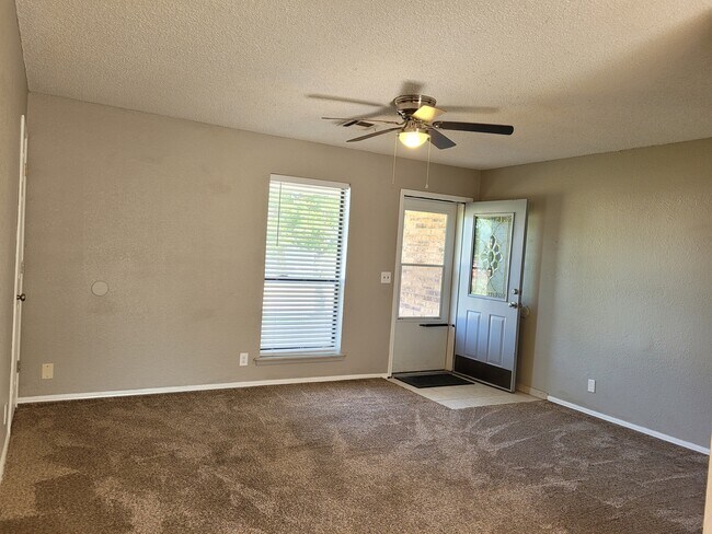 Building Photo - 1437 S Will Rogers Dr