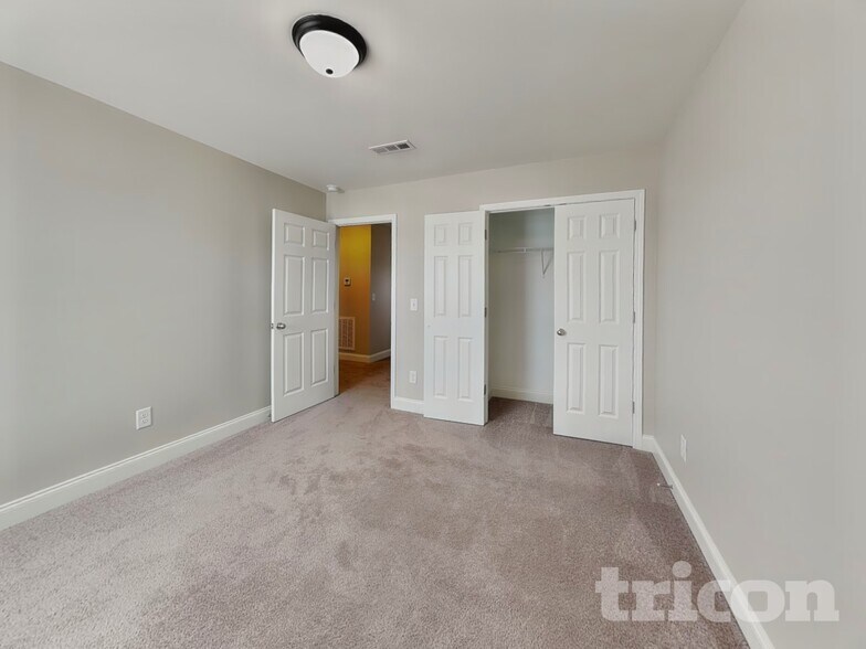 Building Photo - 1363 Coates Ln