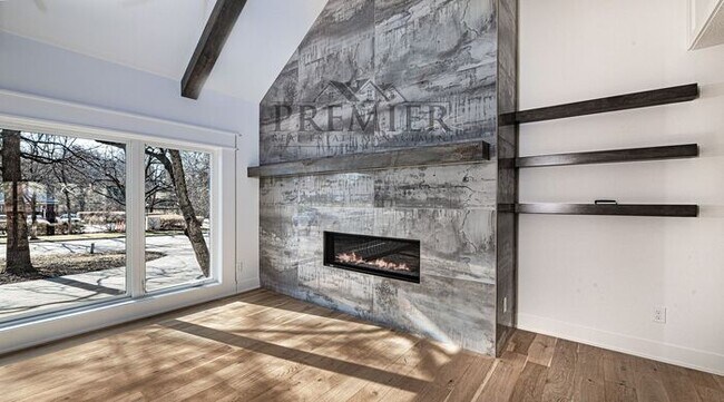 Building Photo - Stunning Remodeled 4 bedroom / 4 bath-2026...