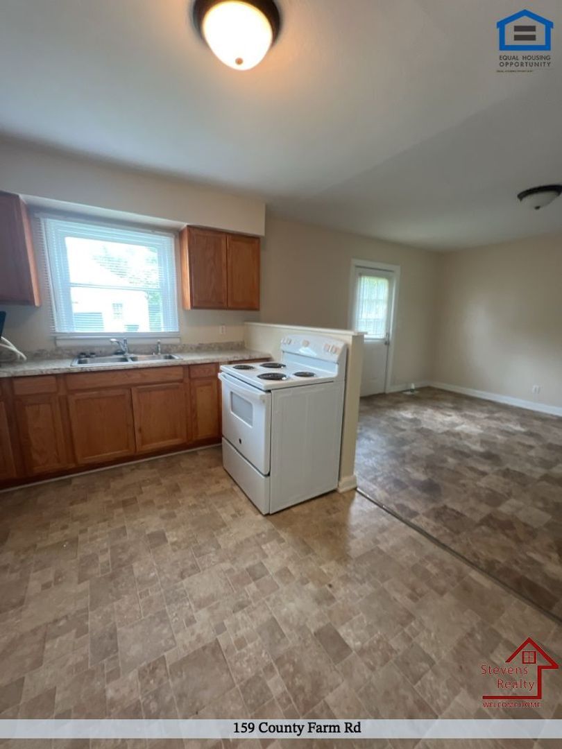 Building Photo - 159 County Farm Rd