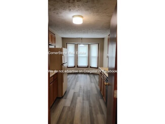 Building Photo - 102 Duck Ct
