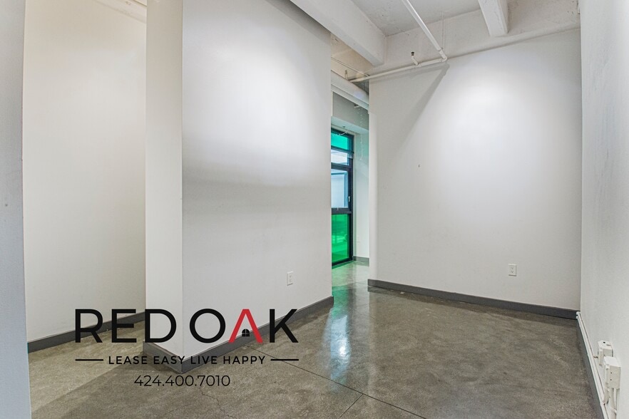 Building Photo - 430 S Broadway