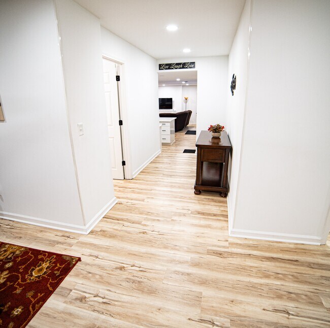 Building Photo - 369 Crane Dr