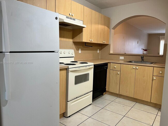 Building Photo - 1250 SE 31st Ct