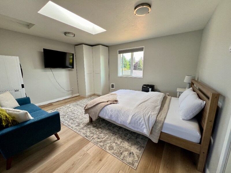 Building Photo - 13817 2nd Ave SW