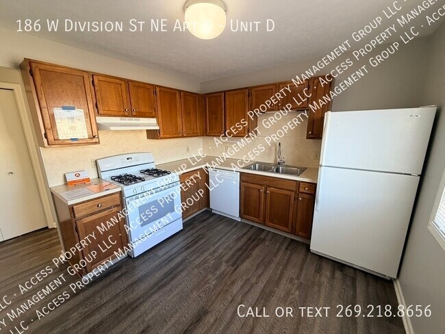 Building Photo - 186 W Division St NE